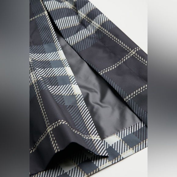 H&M Rain Coat - Picture 5 of 15